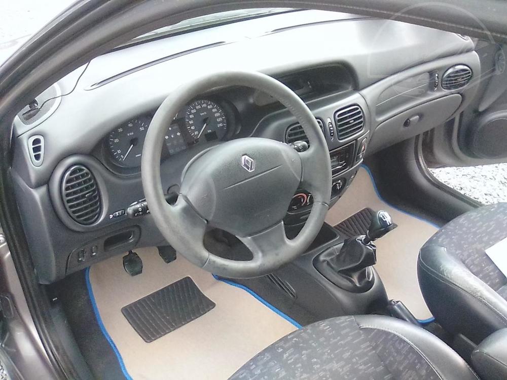 Renault Megane 1.6i 16V, klimatizace