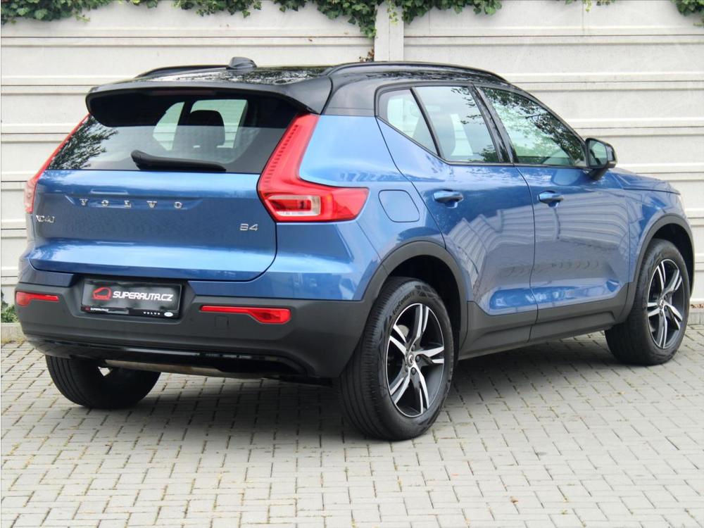 Volvo XC40 2,0 B4 145kW MHEV R-Design R