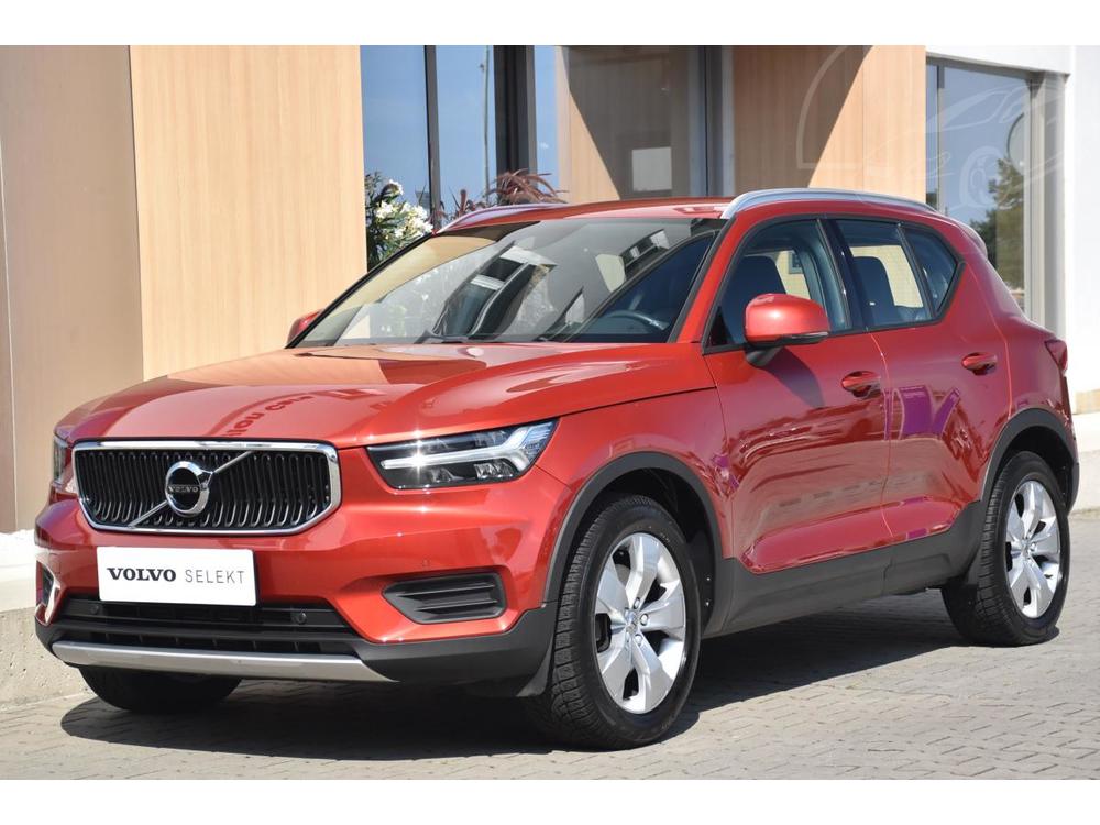 Volvo XC40 T4 AWD MOMENTUM REZERVACE