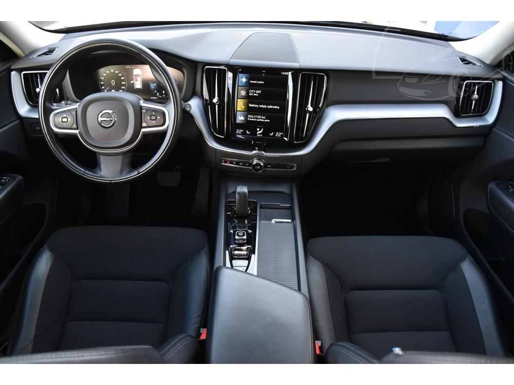 Volvo XC60 B4 MOMENTUM AUT REZERVACE