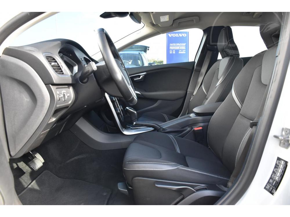 Volvo V40 T2 MOMENTUM AUT 1.maj.