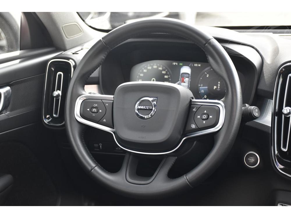 Volvo XC40 D3 MOMENTUM AUT 1.maj.