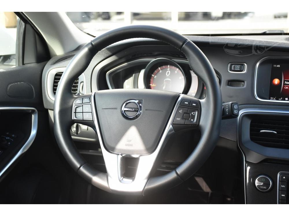 Volvo V40 T2 MOMENTUM AUT 1.maj.