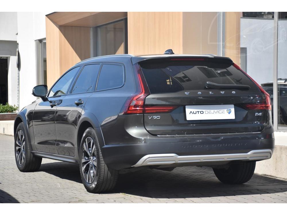 Volvo V90 CC B4 AWD AUT REZERVACE