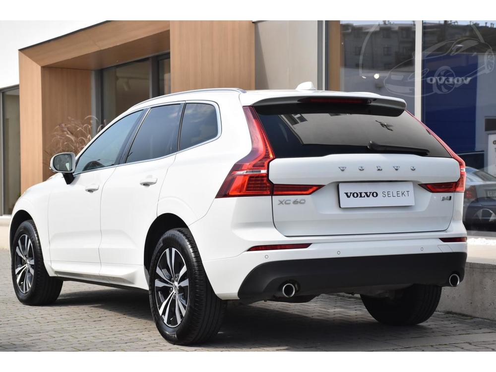 Volvo XC60 B4 AWD MOMENTUM AUT 1maj. CZ