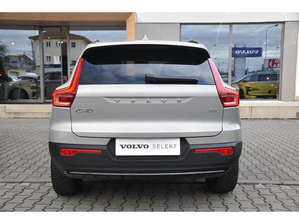 Volvo XC40 B3 PLUS DARK AUT 1.maj CZ