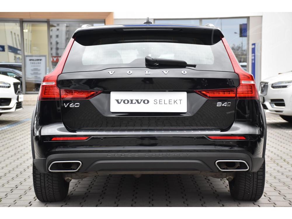 Volvo V60 CC B4 AWD MOMENTUM AUT 1.maj.