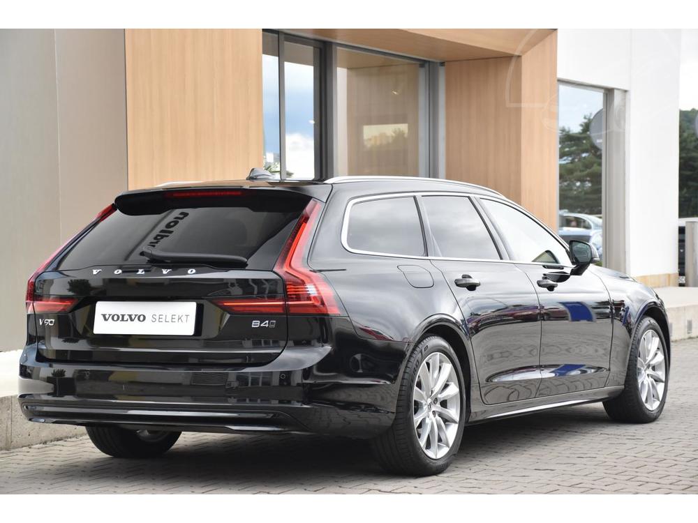 Volvo V90 B4 AWD MOMENTUM AUT 1.maj.