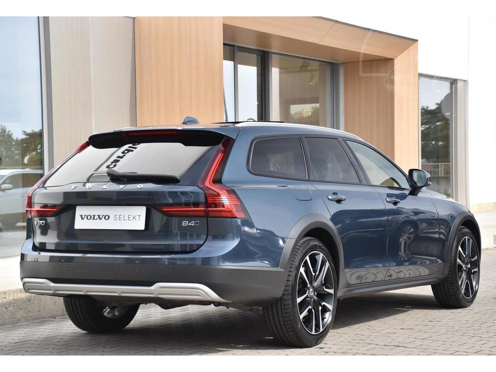 Volvo V90 CC B4 AWD PLUS BRIGHT 1.maj.