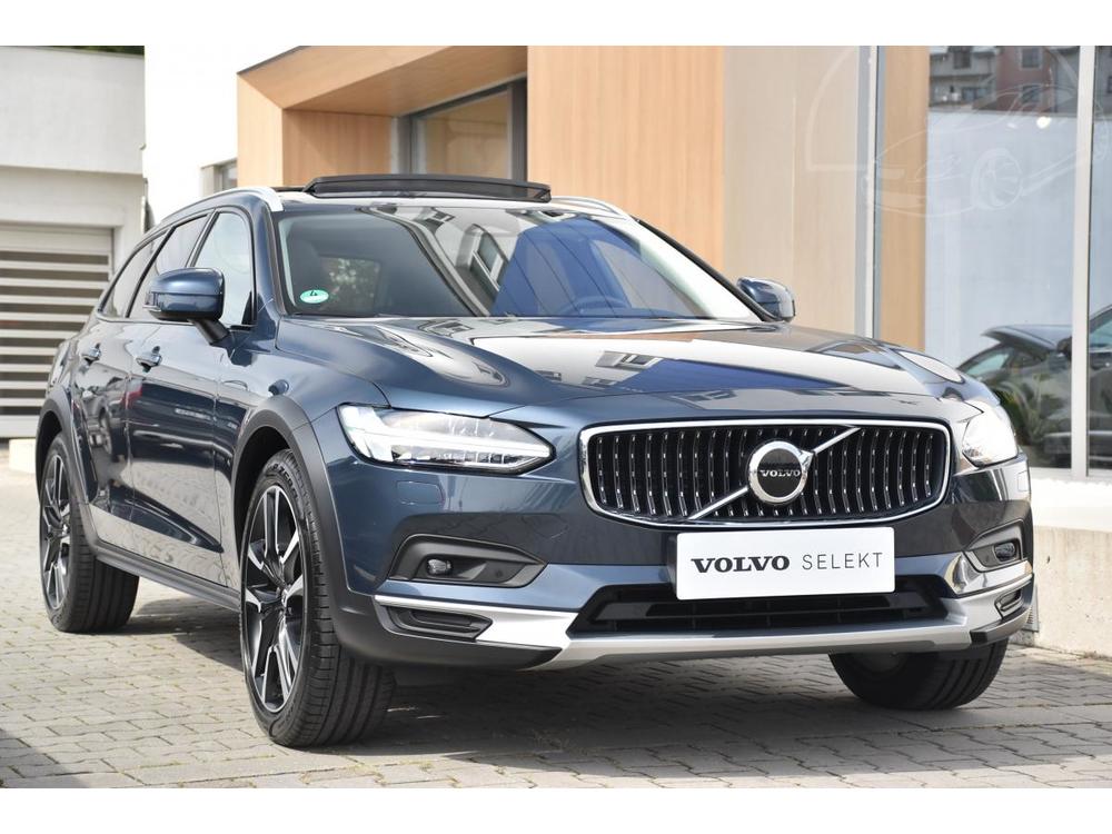 Volvo V90 CC B4 AWD PLUS BRIGHT 1.maj.