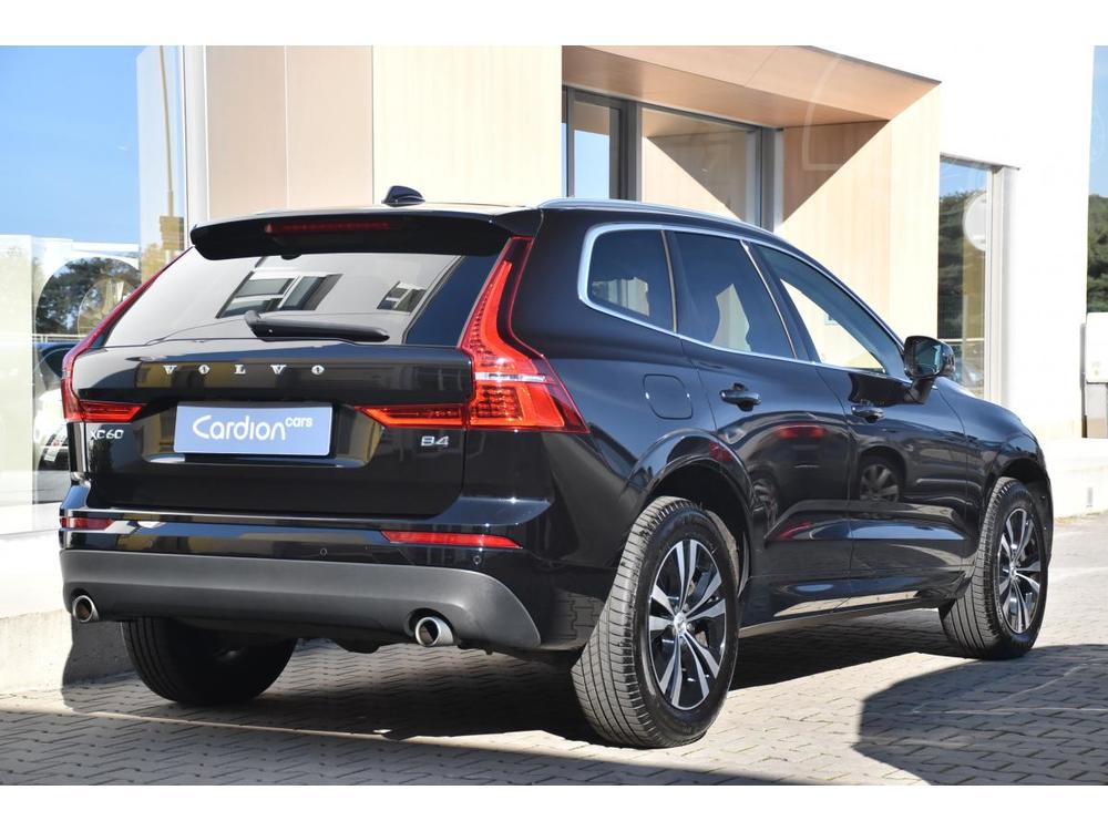 Volvo XC60 B4 MOMENTUM AUT REZERVACE