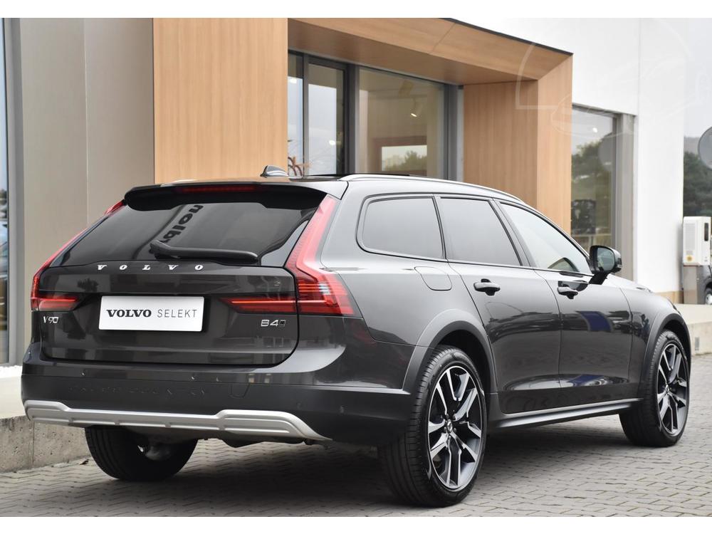 Volvo V90 CC B4 AWD ULTIMATE AUT 1.maj.