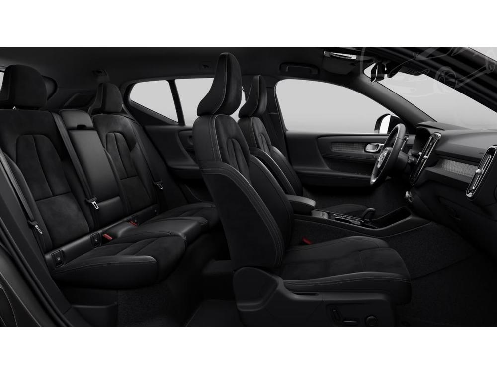 Volvo XC40 B4 AUT PLUS BLACK EDITION