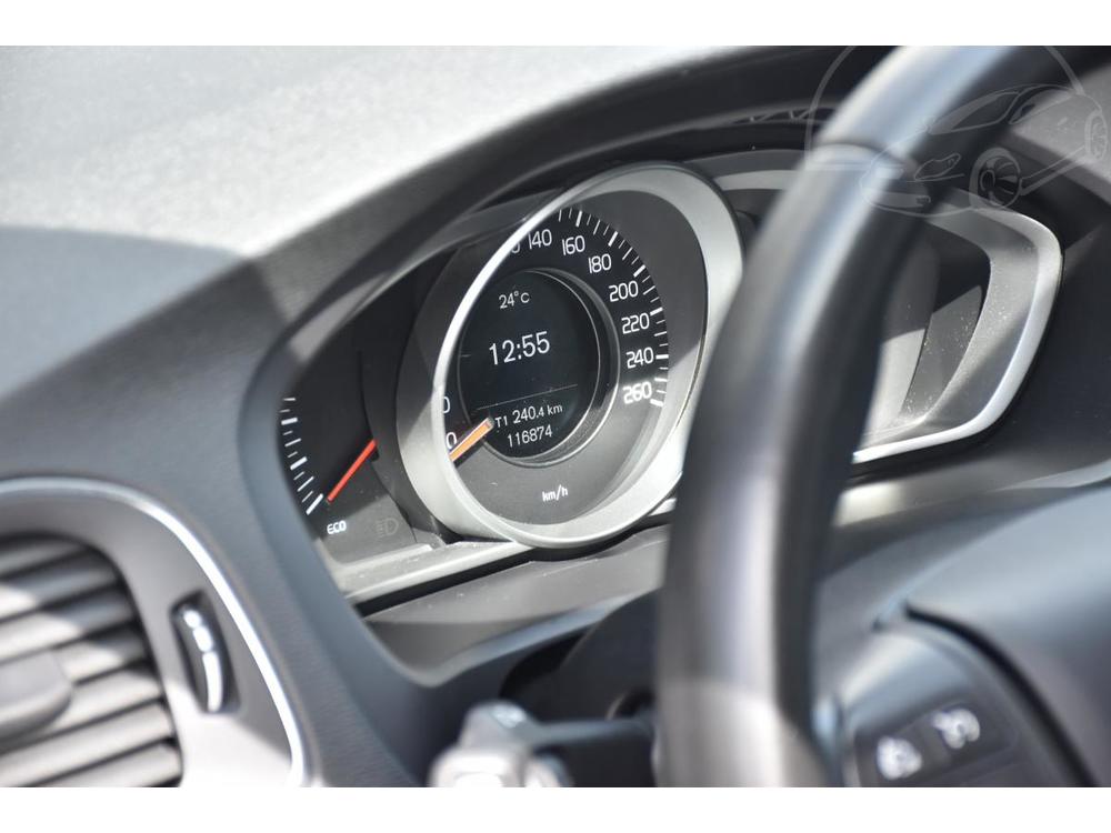 Volvo V40 D2 NAVIGACE 1.maj.