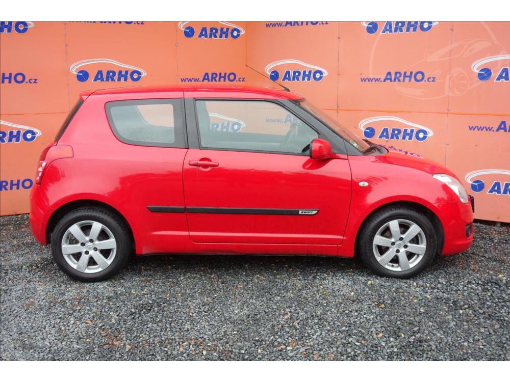 Suzuki Swift 1,3 i, R, AUT. KLIMATIZACE.