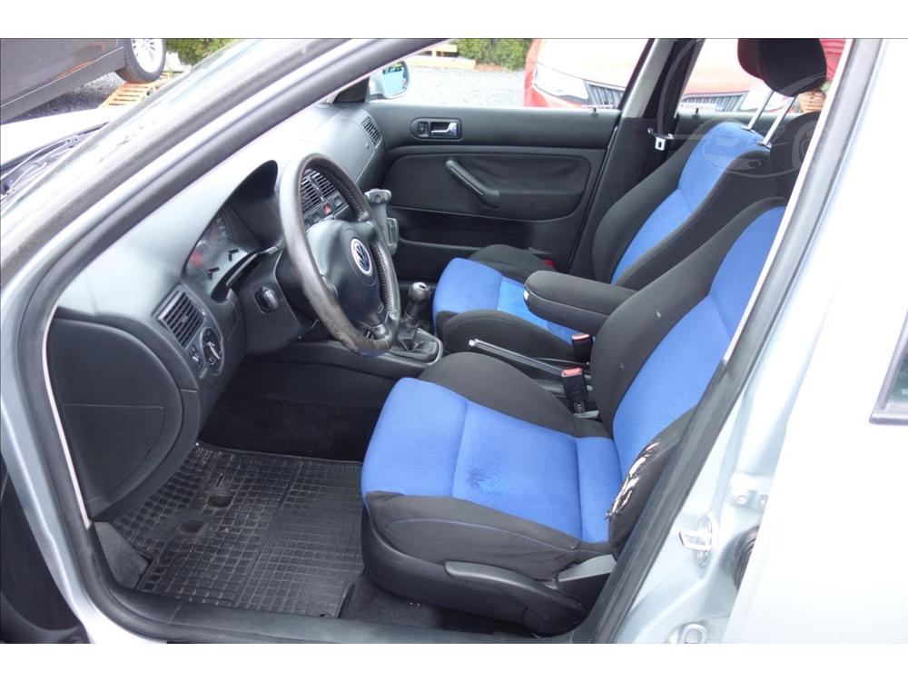 Volkswagen Golf 1,6 i 77KW,R,COMFORT,KLIMA.