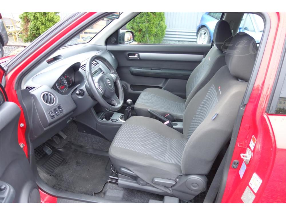 Suzuki Swift 1,3 i, R, AUT. KLIMATIZACE.