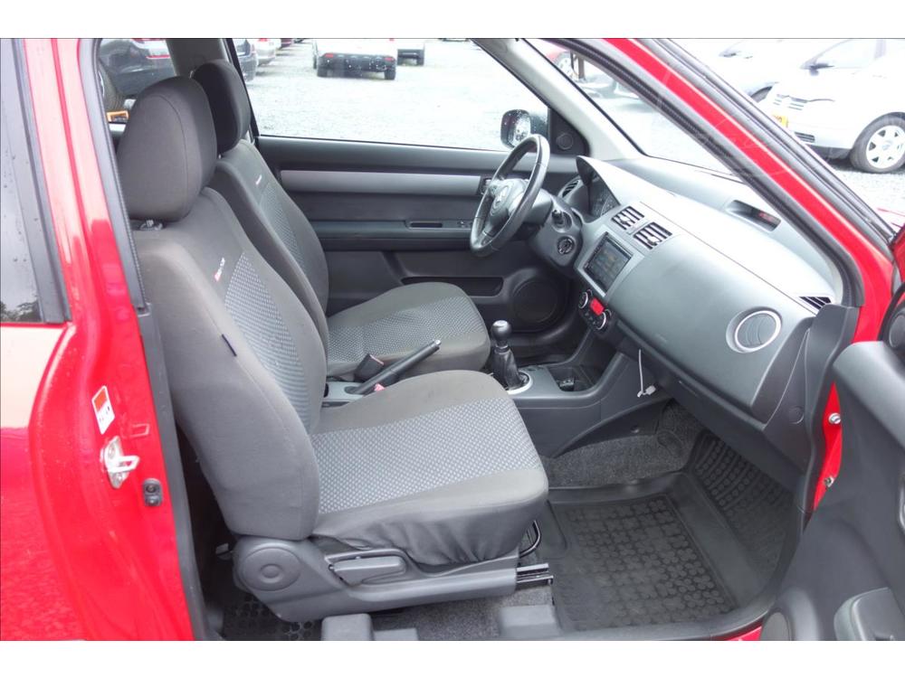 Suzuki Swift 1,3 i, R, AUT. KLIMATIZACE.