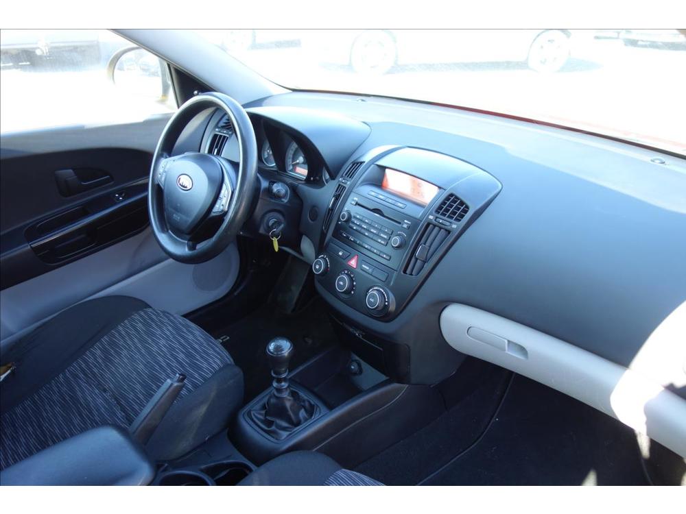 Kia Ceed 1,4 i,R,1 MAJ.,KLIMATIZACE.