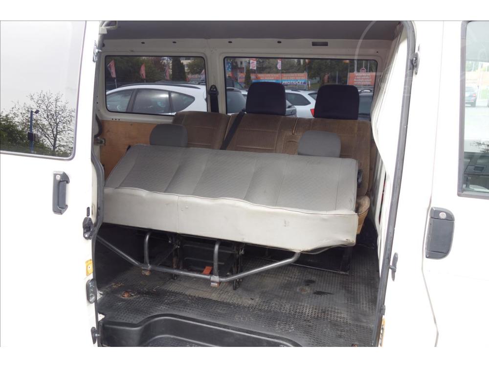 Volkswagen Transporter 1,9 TDi,PROVENO SPOL. CEBIA.