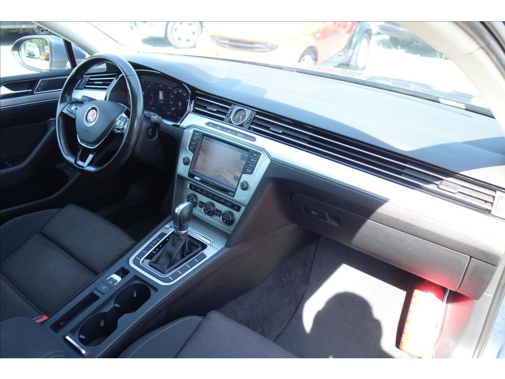 Volkswagen Passat 1,6 TDi,DSG,SERV.KN.,PANORAMA.