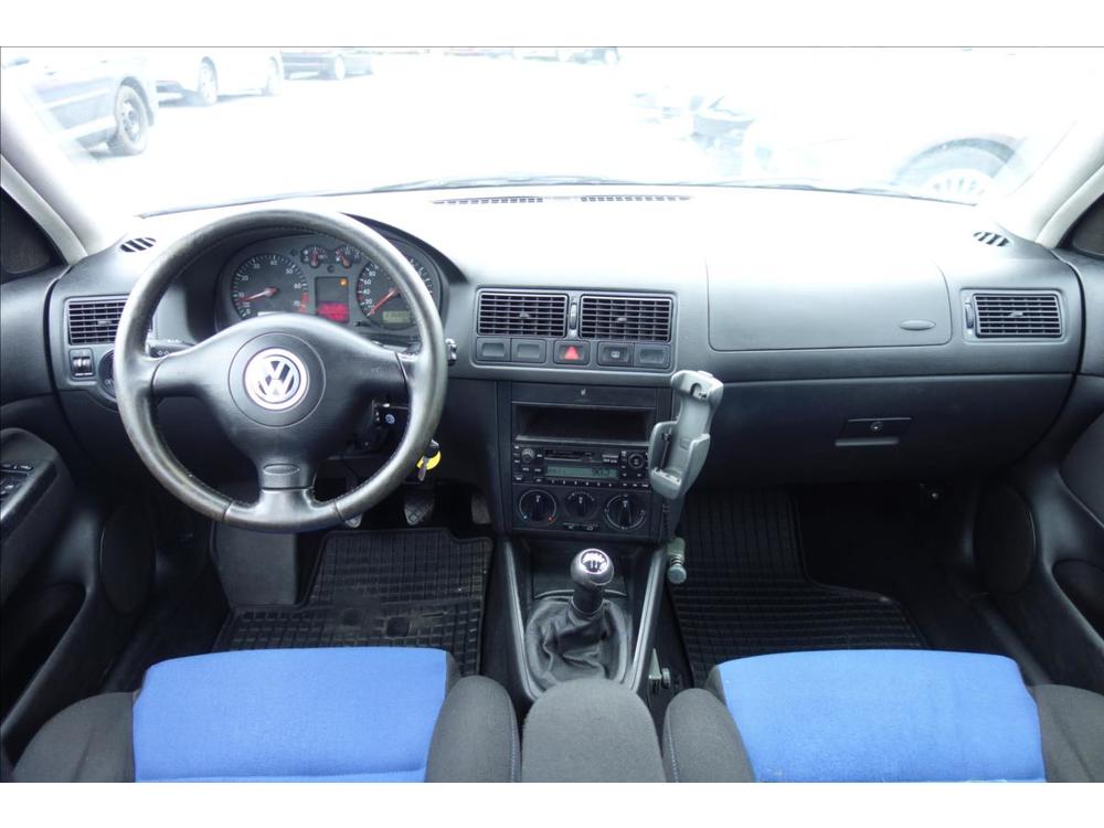 Volkswagen Golf 1,6 i 77KW,R,COMFORT,KLIMA.