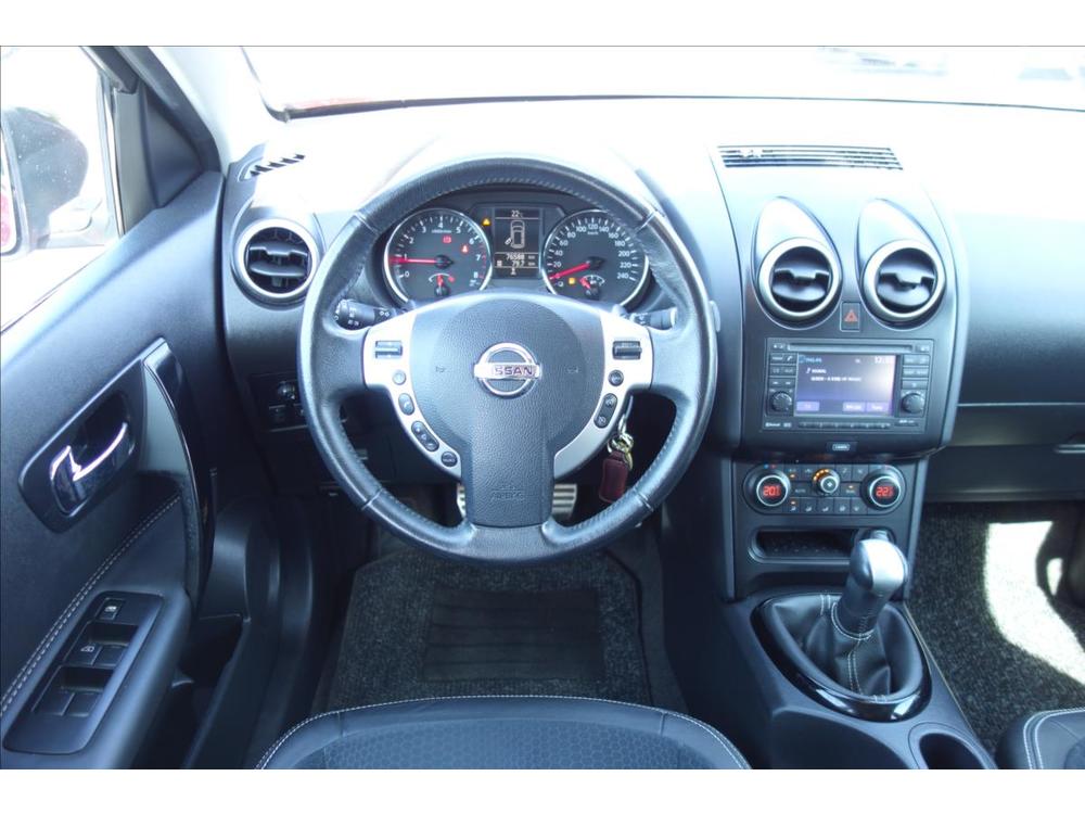 Nissan Qashqai 1,6 i, R, 1 MAJ., PANORAMA.