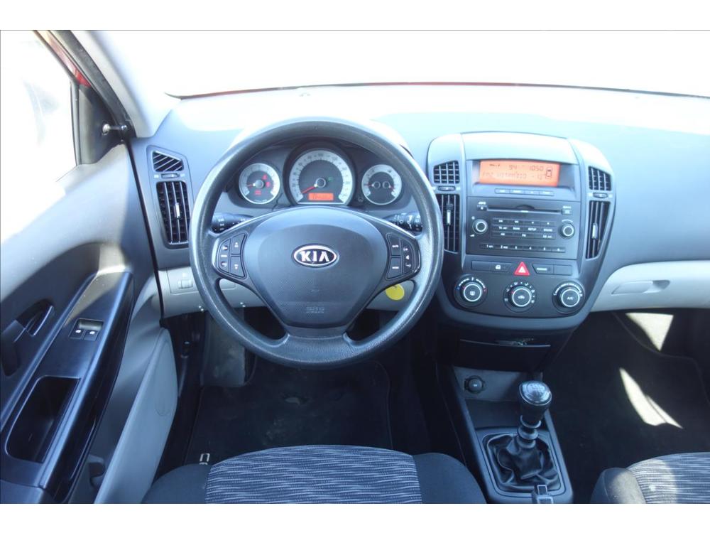 Kia Ceed 1,4 i,R,1 MAJ.,KLIMATIZACE.