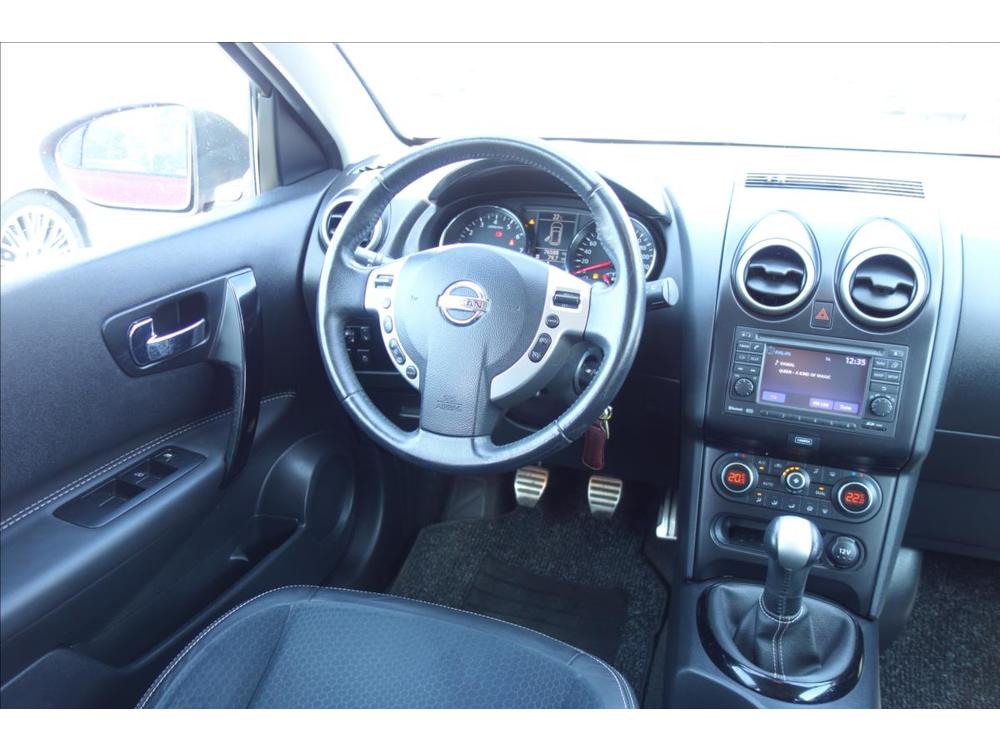 Nissan Qashqai 1,6 i, R, 1 MAJ., PANORAMA.