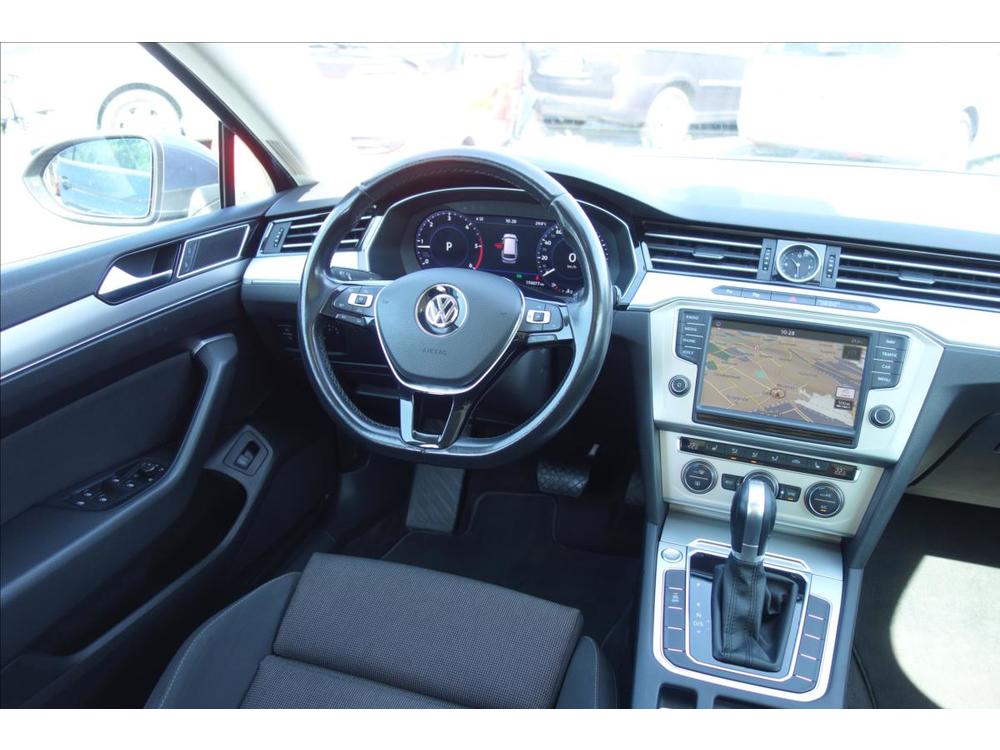 Volkswagen Passat 1,6 TDi,DSG,SERV.KN.,PANORAMA.