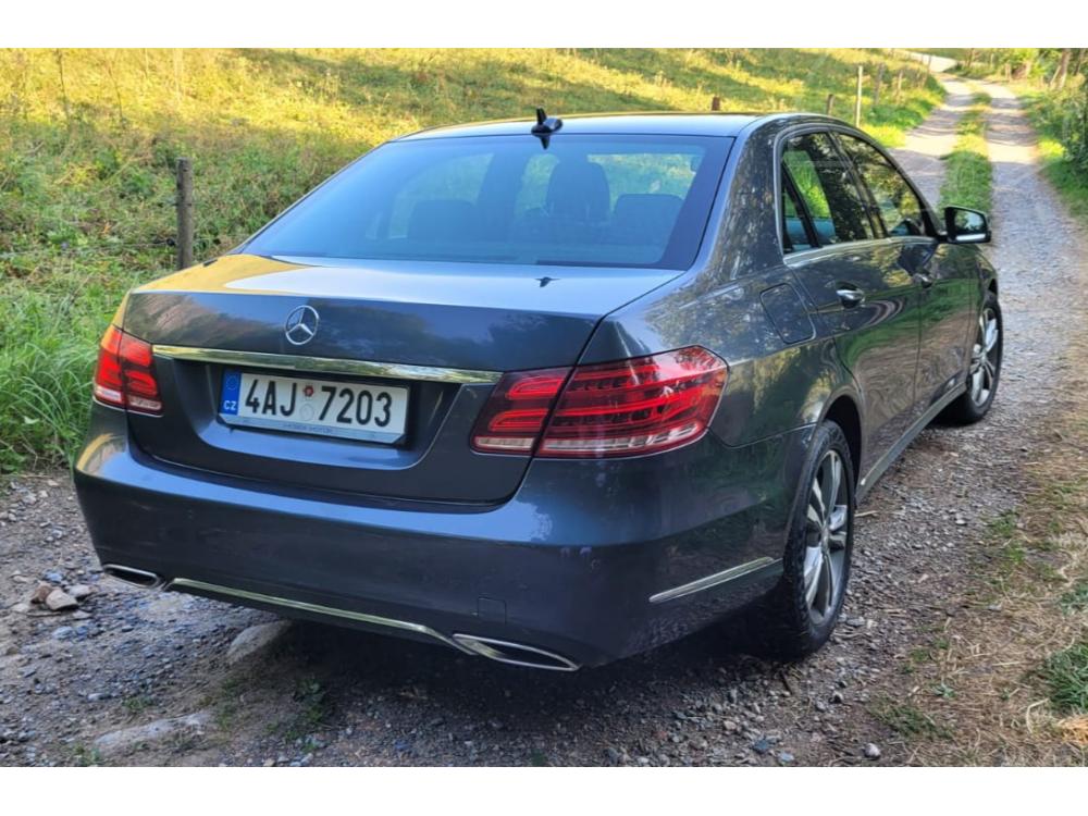 Mercedes-Benz E 220 2.2