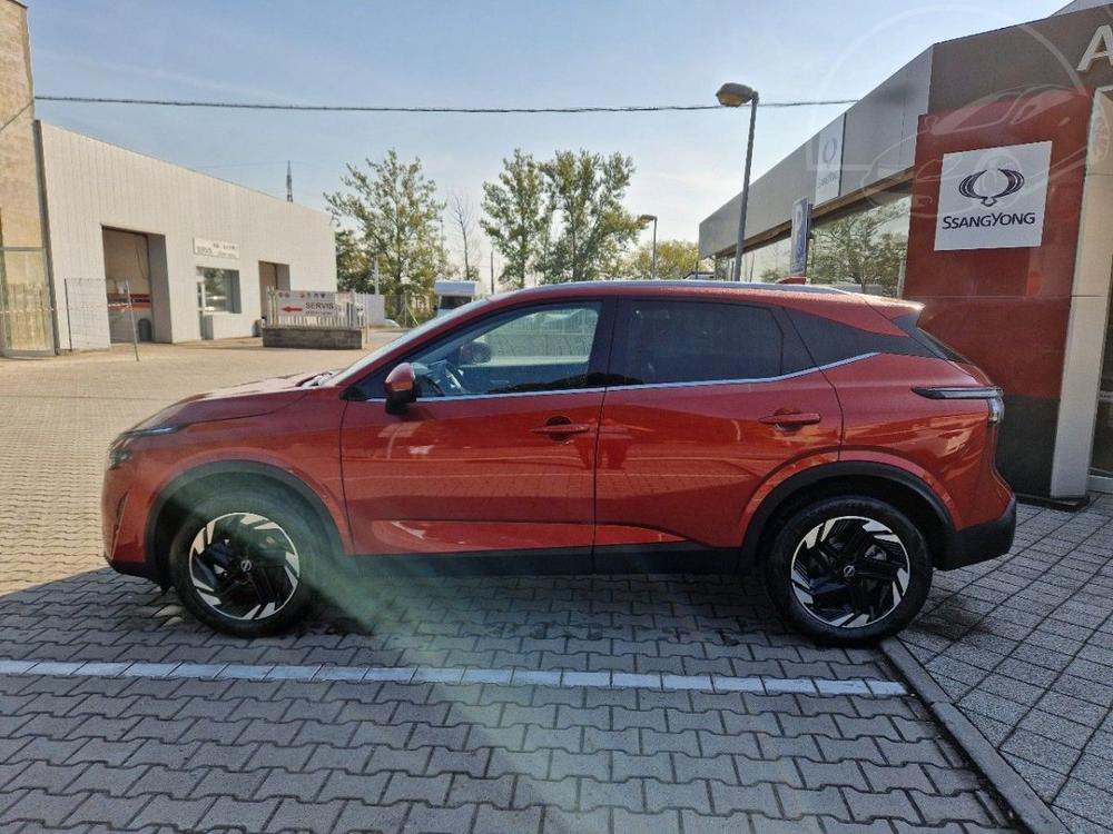 Nissan Qashqai 1.3T mHEV MT, SKLADEM