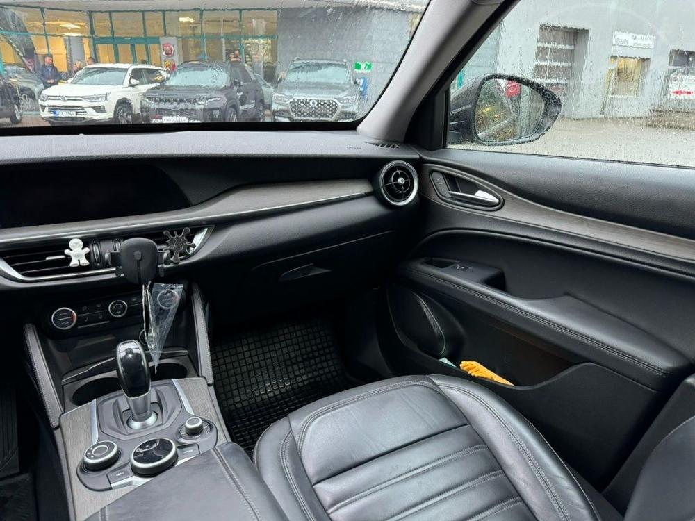 Alfa Romeo Stelvio 2.0T 280k,4x4, AUT, CZ,1. MAJ