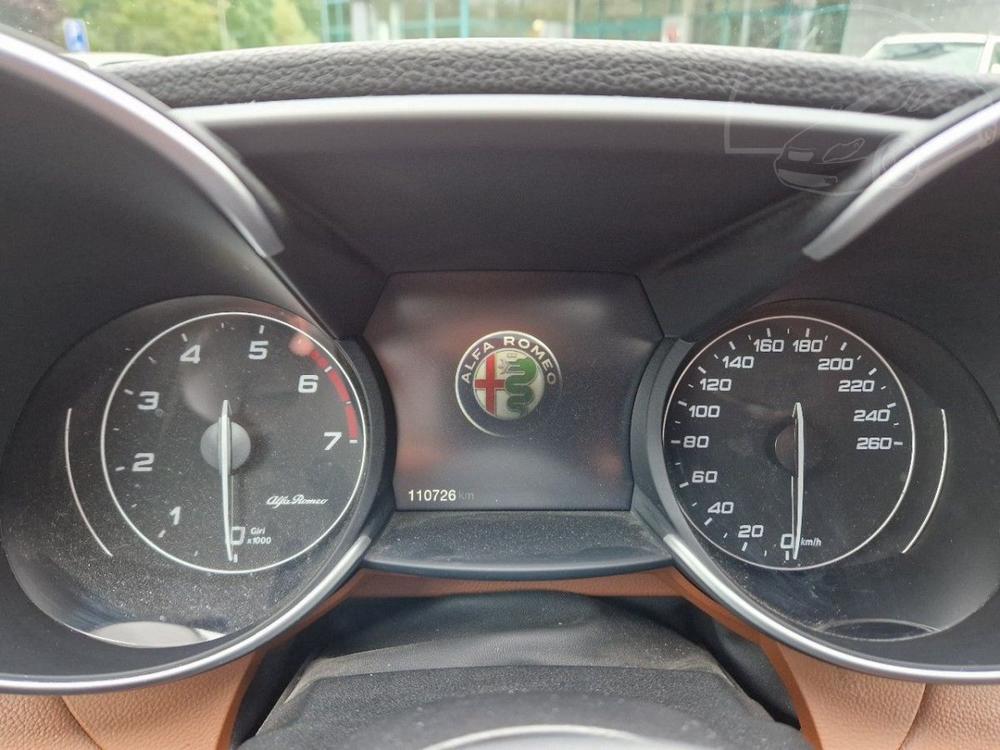 Alfa Romeo Giulia 2.0T 4x4 VELOCE, CZ,1MAJ, SERV
