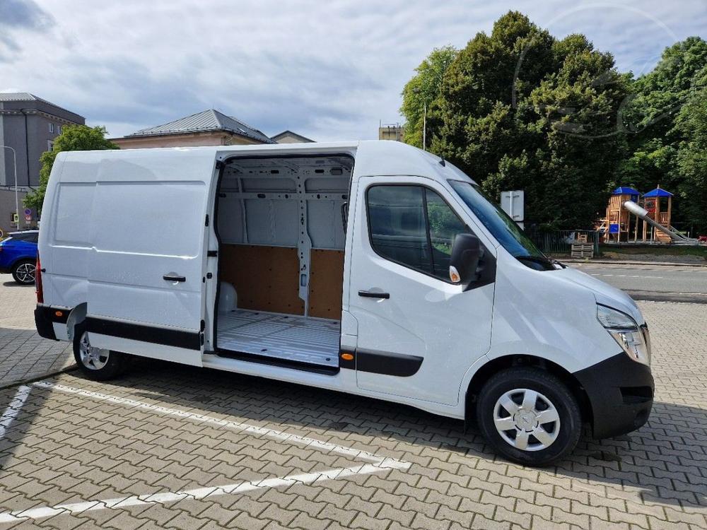 Nissan Interstar 2.3 dci 135k MT L3H2, SKLADEM