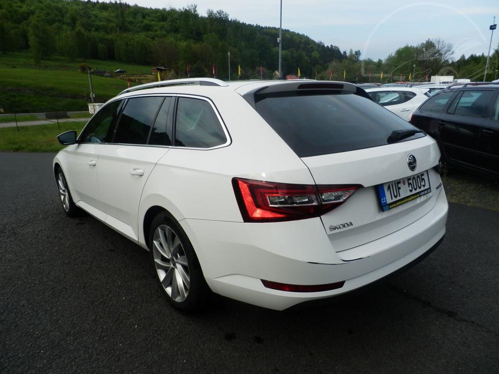 koda Superb 2,0TDI 110KW DSG,NAVI,KَE