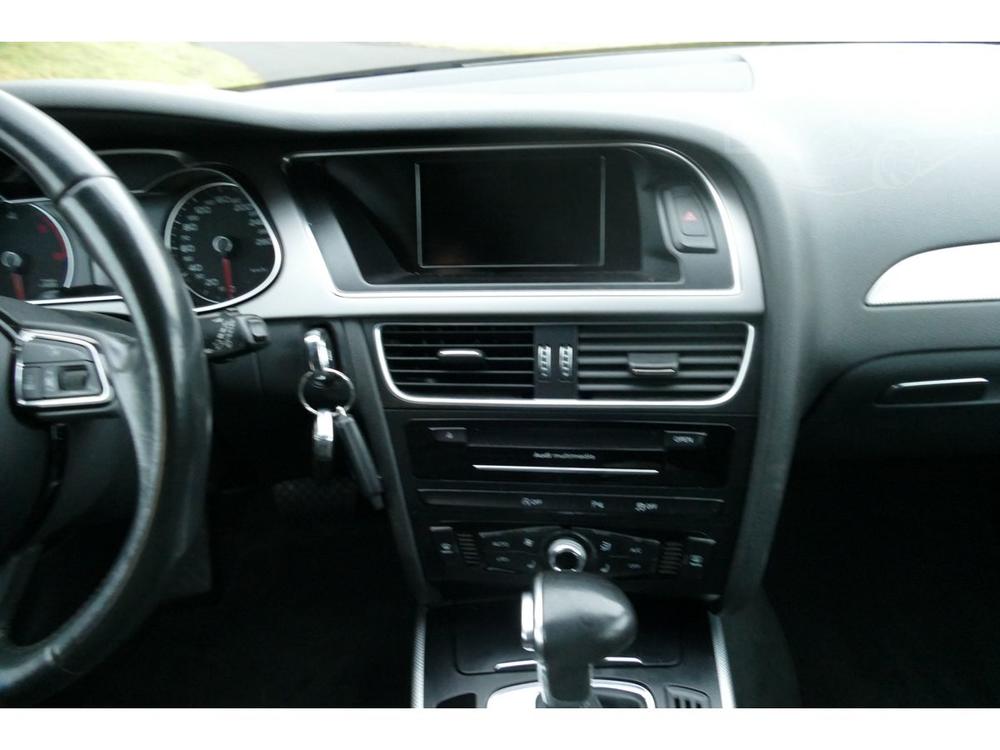 Audi A4 3,0TDI S-LINE QUATTRO